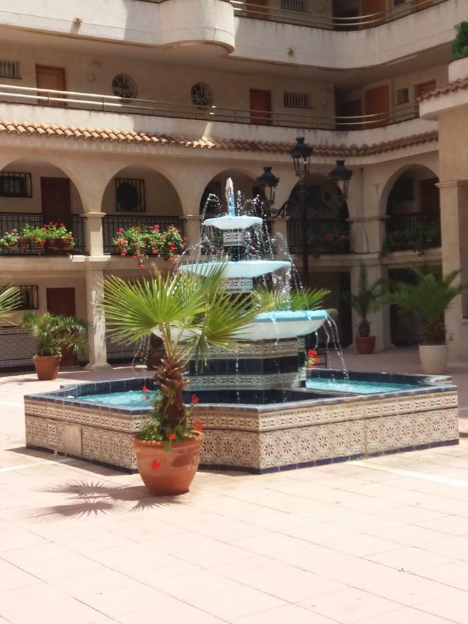 Bonito Apartamento con varias piscinas Salou Exterior foto